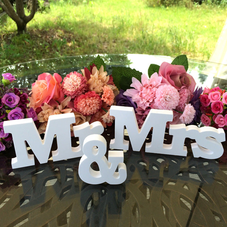 Mr and Mrs Wooden Alphabet Decorations Wedding Props